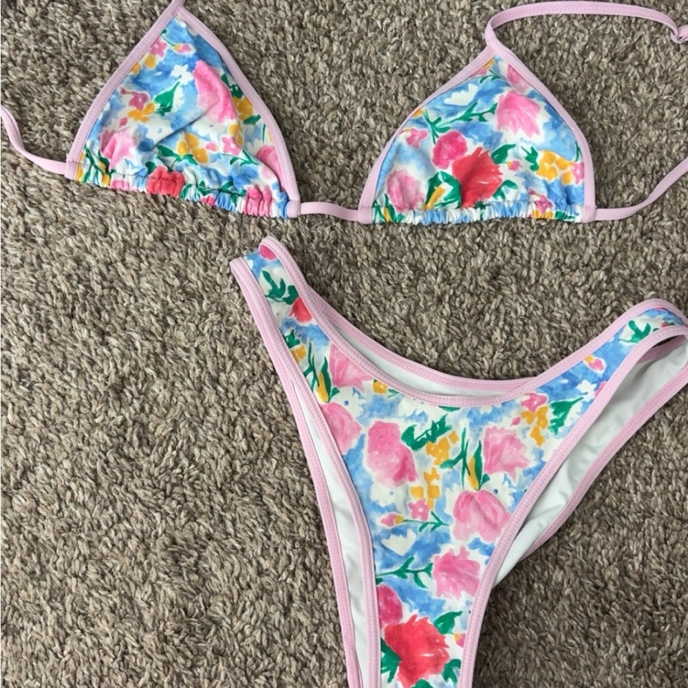 Frankie’s Bikinis Set